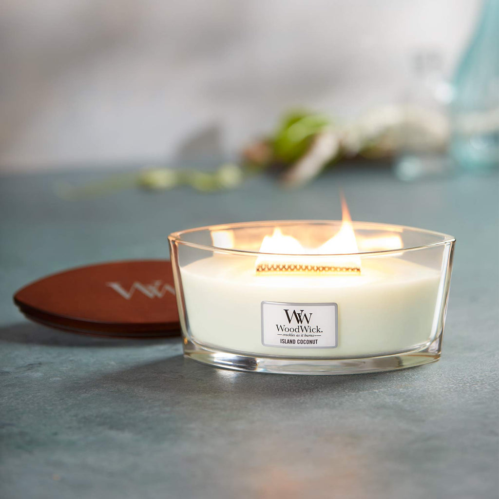 Island Coconut Scented Candle with Crackling Wick S1423