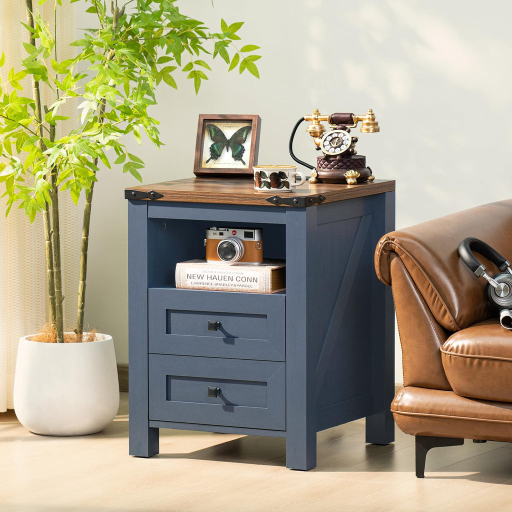 Set of 2 Nightstands with Charging Station and 2 Drawers L195693